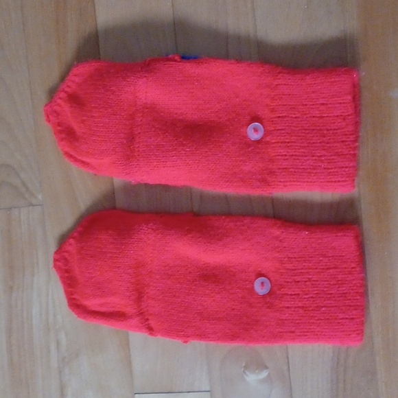 4/$20 Convertible gloves for girls from 5-10 years old. - Picture 4 of 4